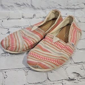 TOMS Women's Coral and Cream Patterned Flats
